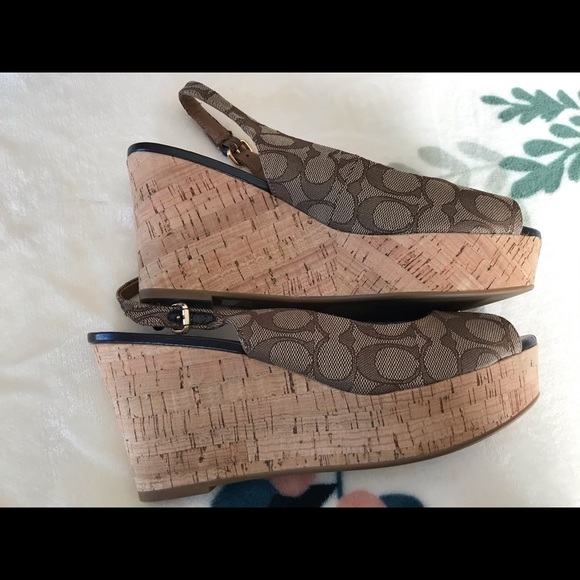 Shoes - Picture 4 of 4